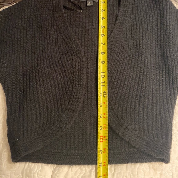 Angora Banana Republic shrug - Picture 6 of 6